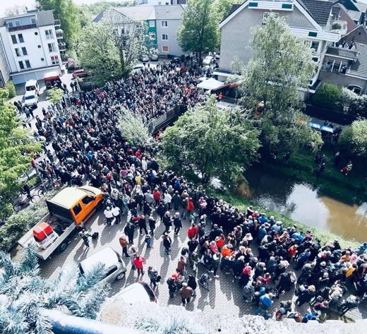 Großer Andrang an der Startbrücke